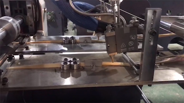 ماكينة تصنيع مقابض الأكياس الورقية المسطحة الآلية